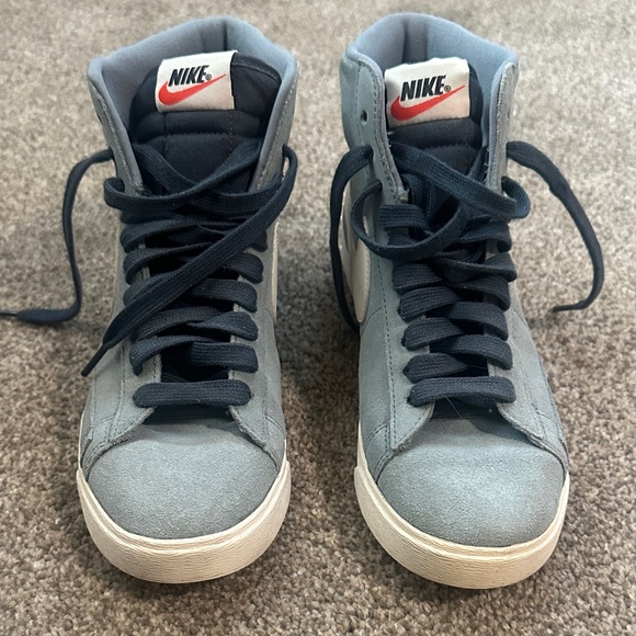 Nike High-Top Sneakers in Light Blue and White - Picture 2 of 7